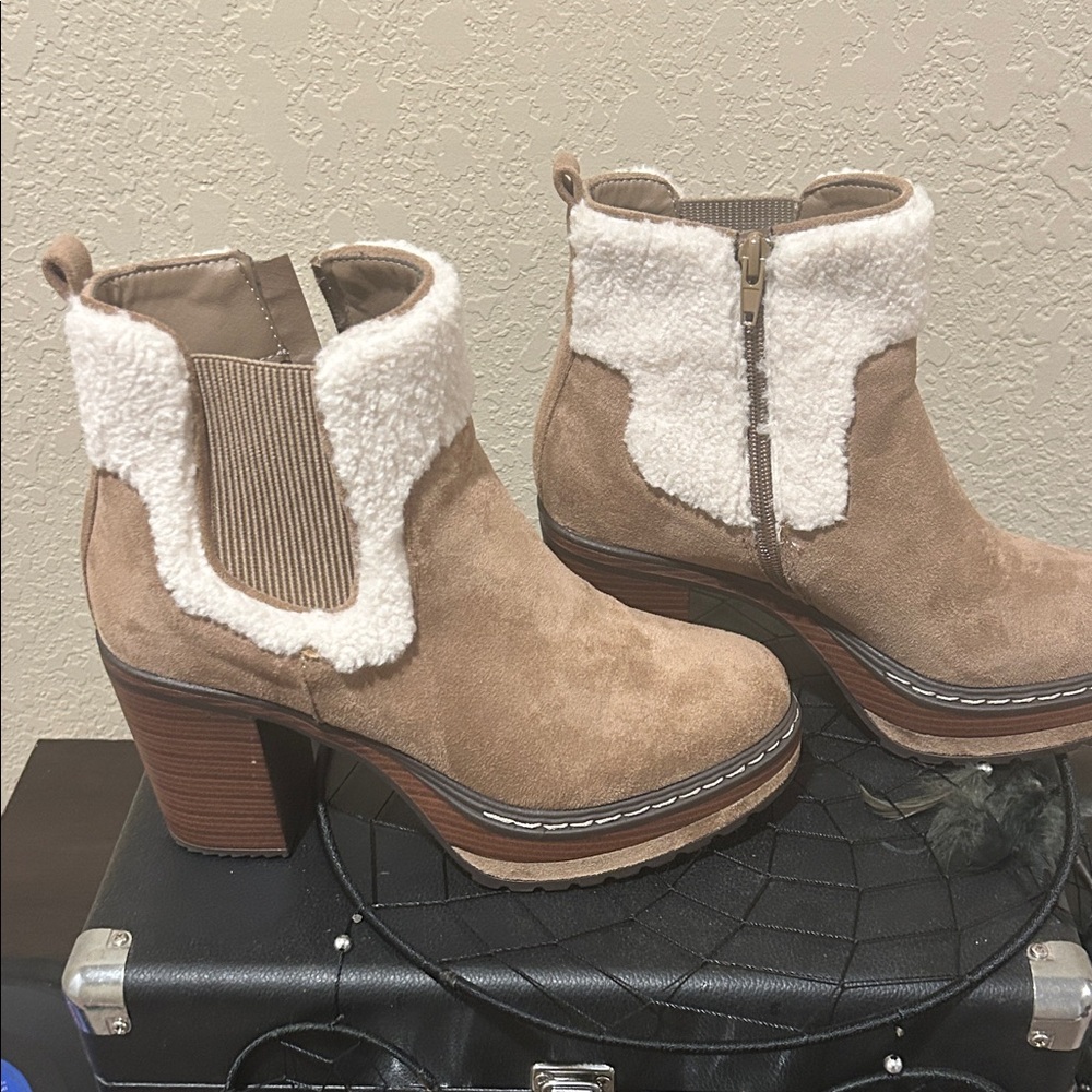 Pierre Dumas Brown Ankle Boots with Cream Trim